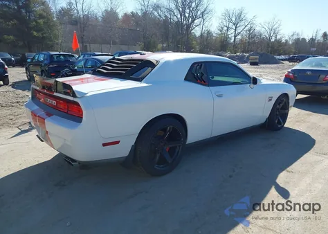 2013 Dodge Challenger Srt8 z USA, uszkodzony, nr VIN 2C3CDYCJ6DH666001
